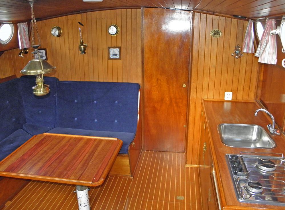 Saloon, Accommodation